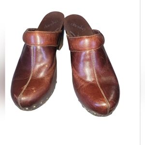 Dansko Woman's Chestnut Brown Leather Studded Boho Chunky Clogs Sz 40